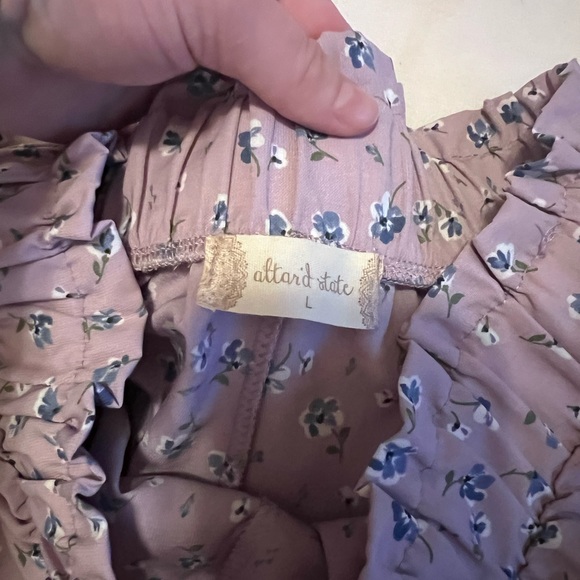 Lavender Altar’d state shorts - Picture 5 of 5